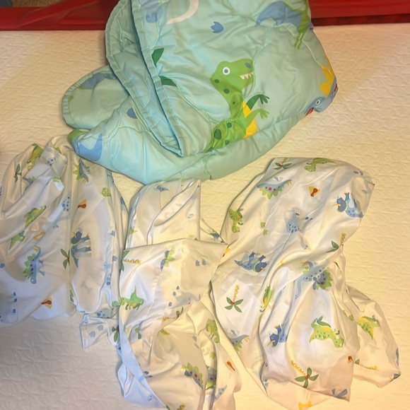 NWOT Wildkin’s  Dinosaur Bedding Set for Toddler size Bed - Picture 2 of 2